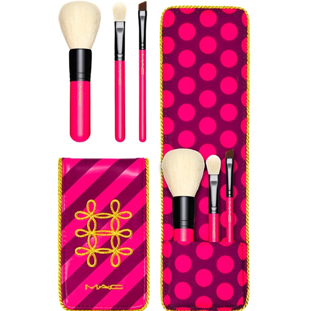 Nutcracker Sweet Brush Sets – Limited Edition
Essential Kit